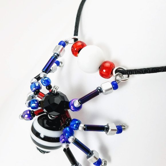 Halloween Spider Necklace, Spooky, Beaded Jewelry, Costume Accessory, Goth Style - Picture 6 of 7